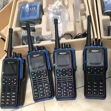 購入 Kirisun DP810 DMR Digital Handheld Two-way Radio with 2000-2500mah Battery 5W Output and 1024 Channels オンライン製造